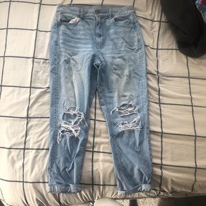 light wash mom jeans